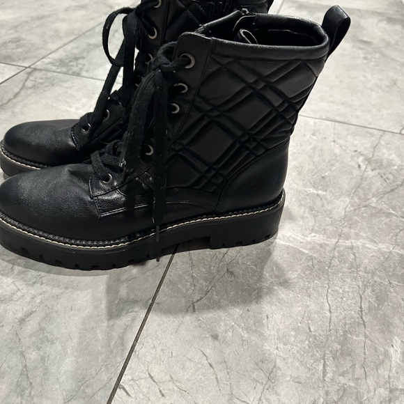 Black Quilted Lace-Up Boots Nordstrom Rack Brand Size 9.5 - Picture 2 of 6